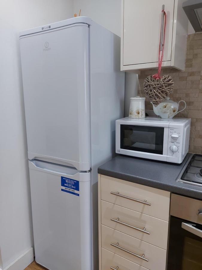 Lux Apartment In Gatwick Crawley  Eksteriør billede