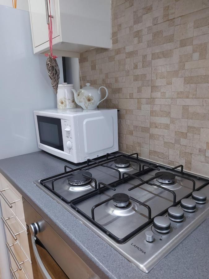 Lux Apartment In Gatwick Crawley  Eksteriør billede